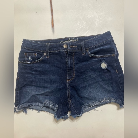 Woman’s Universal Thread shorts - Picture 1 of 6